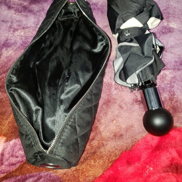 CHANEL UMBRELLA - Picture 8 of 8